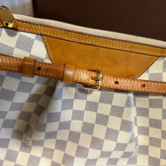 Authentic Louis Vuitton Siracusa - discontinued bag - Picture 9 of 13